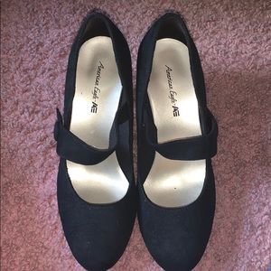American Eagle Kitten Heel